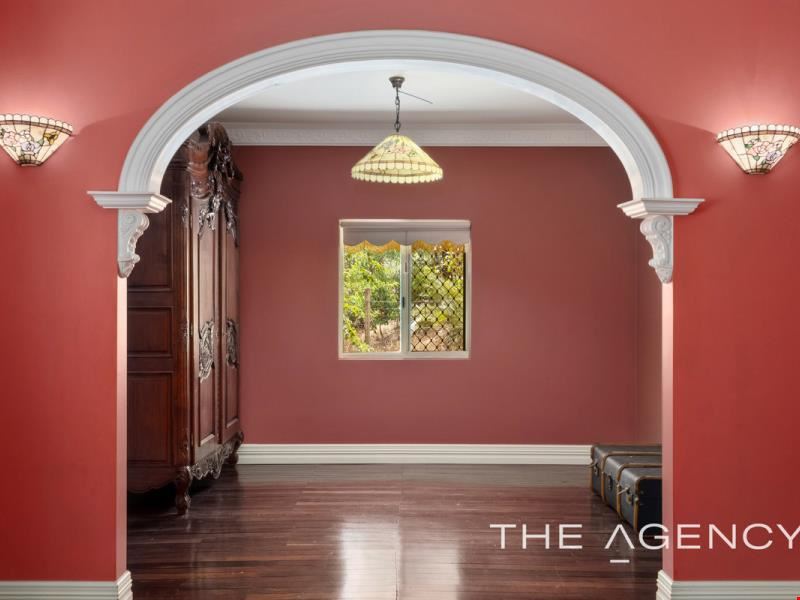 4 Kensitt Street, Stoneville WA 6081