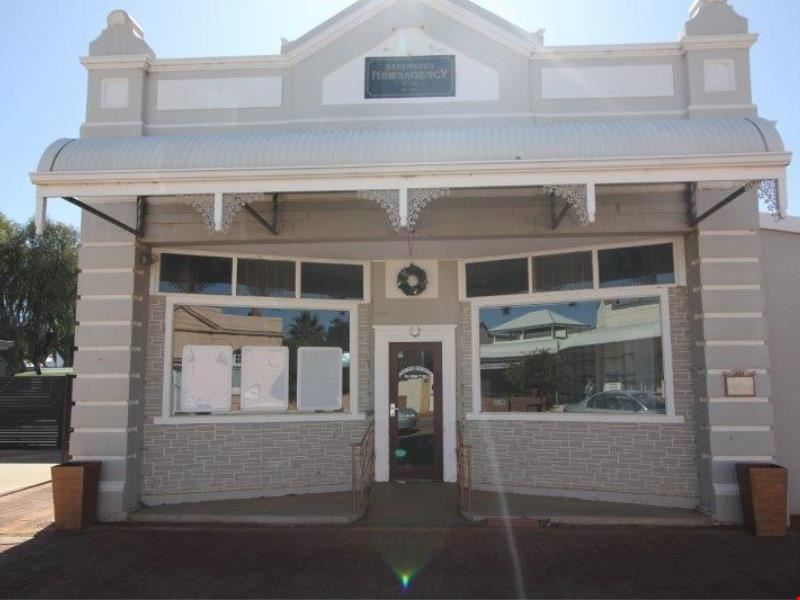 10 Churchill Street, Narembeen WA 6369