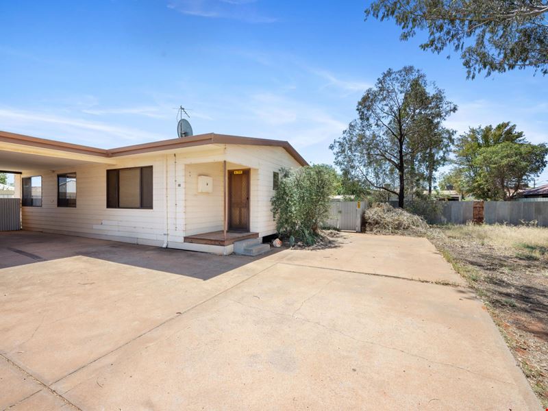 2/18 Burton Place, West Lamington