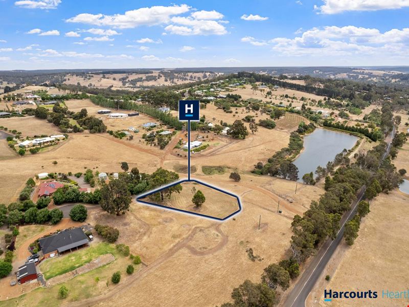 62 Robinia Way, Kangaroo Gully WA 6255
