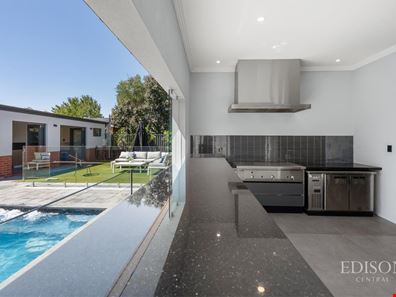 12 Elstree Avenue, Menora WA 6050