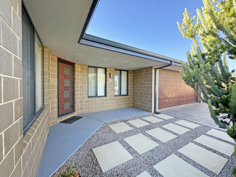 9 Cannes Parade, Castletown WA 6450
