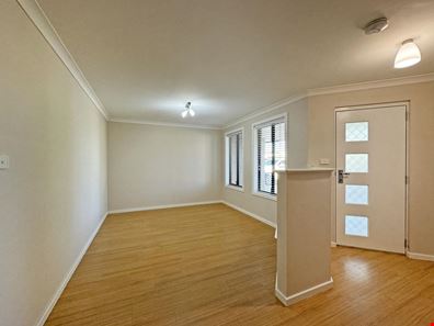 9 Cannes Parade, Castletown WA 6450