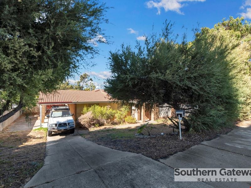 77 Unnaro Street, Hillman WA 6168