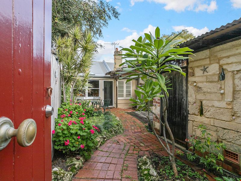 4 Jenkin Street, South Fremantle WA 6162