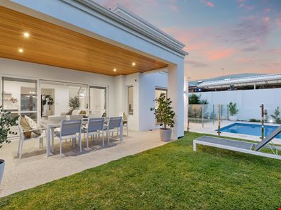 38 Letchworth Centre Avenue, Salter Point WA 6152