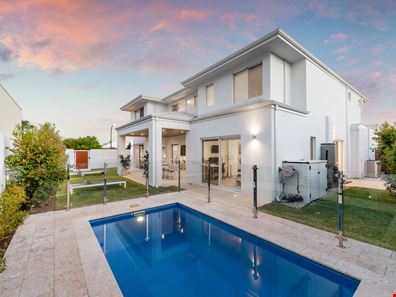 38 Letchworth Centre Avenue, Salter Point WA 6152