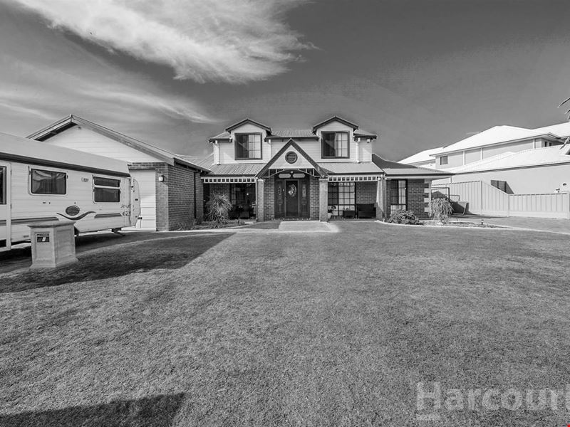 4 Leveque Loop, San Remo WA 6210