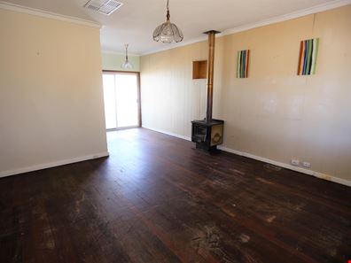 24 New Clayton St, Kambalda East WA 6442