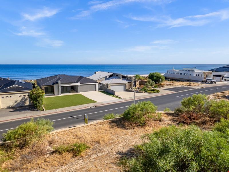 2 Bila Close, Peppermint Grove Beach WA 6271