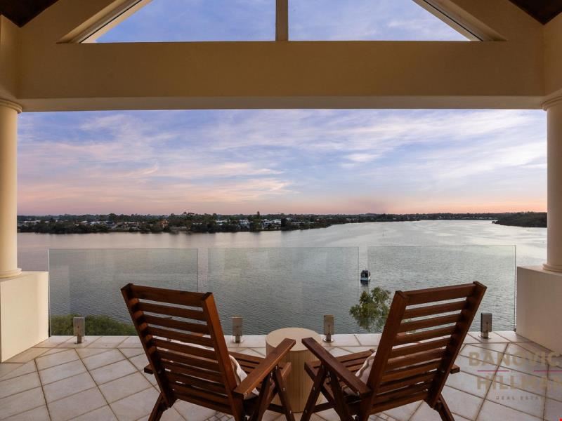 12 River Way, Salter Point WA 6152