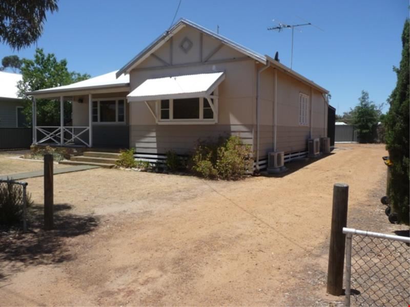 11 Elizabeth Street, York WA 6302