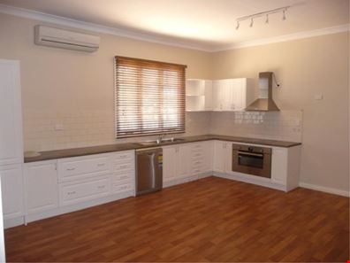11 Elizabeth Street, York WA 6302
