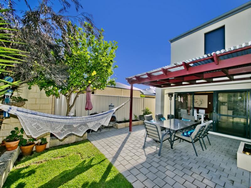 1/118 Huntriss Road, Karrinyup WA 6018