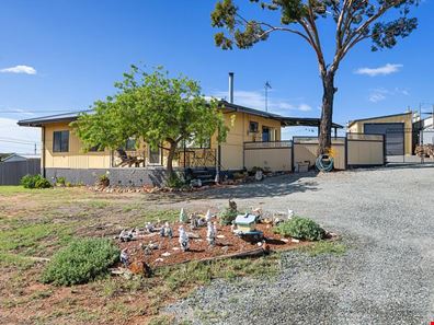 2 Serpentine Road, Kambalda East WA 6442