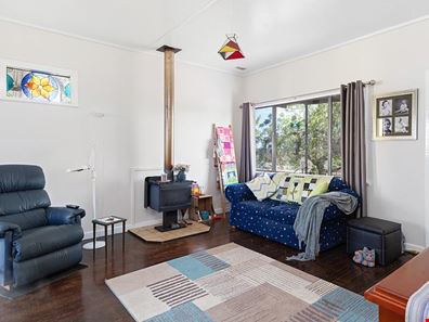 2 Serpentine Road, Kambalda East WA 6442