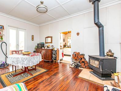 53 South Western Highway, Kirup WA 6251