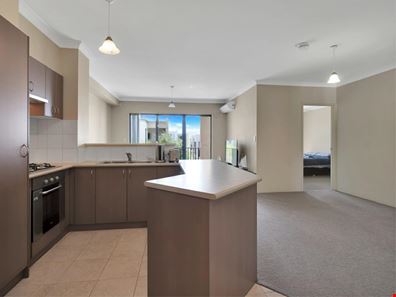 30/17 Southdown Place, Thornlie WA 6108