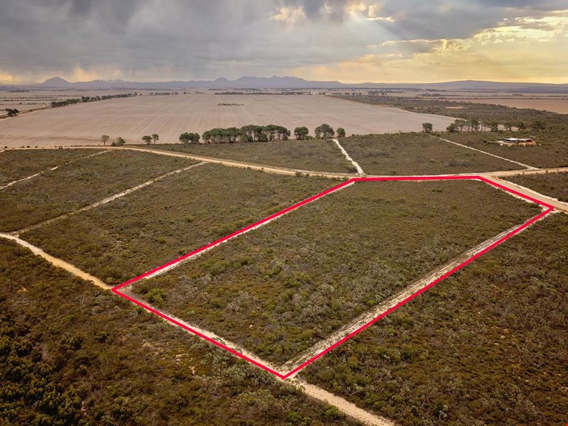 76 Orchid  Road, Hopetoun WA 6348