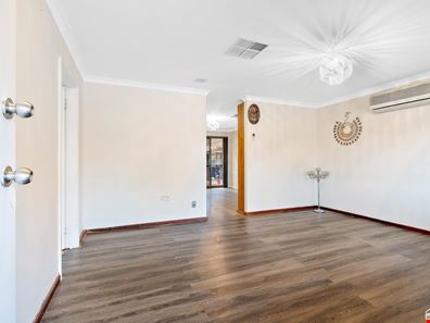 4 Whistler Green, Brookdale WA 6112