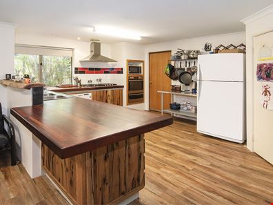 4 Country Road, Bovell WA 6280