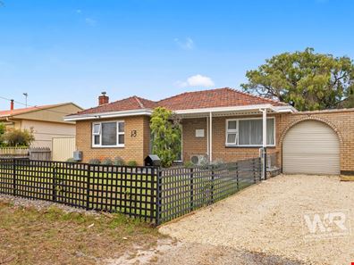 13 Flemington St, Orana WA 6330