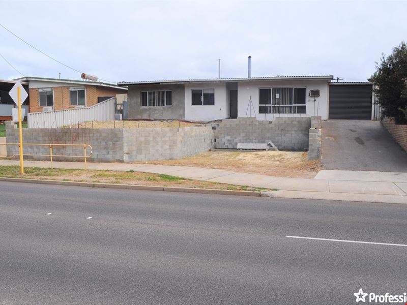 118 Brand Highway, Tarcoola Beach WA 6530