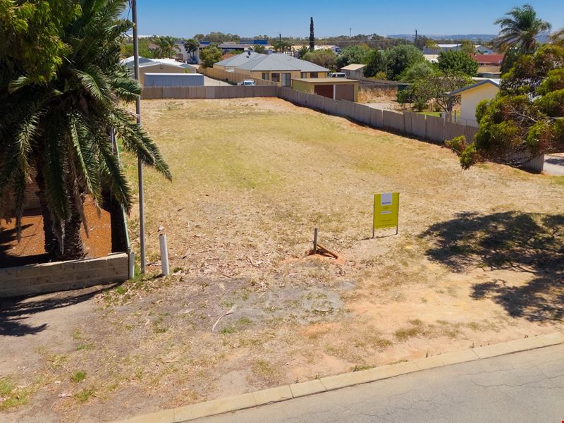 211 First Street, Wonthella WA 6530