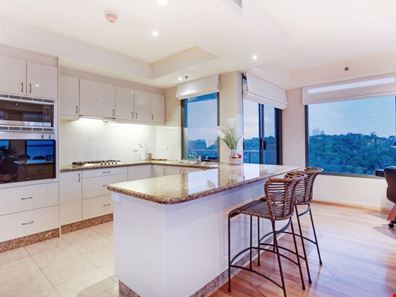 11/10 Kings Park Avenue, Crawley WA 6009