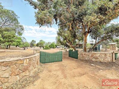 25 Hotham Street, Popanyinning WA 6309