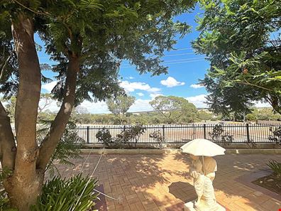 15 BANKSIA CRESCENT, Wongan Hills WA 6603