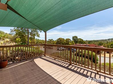 29 Ellis Road, Mount Nasura WA 6112