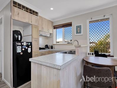 16/4 Sackville Terrace, Scarborough WA 6019