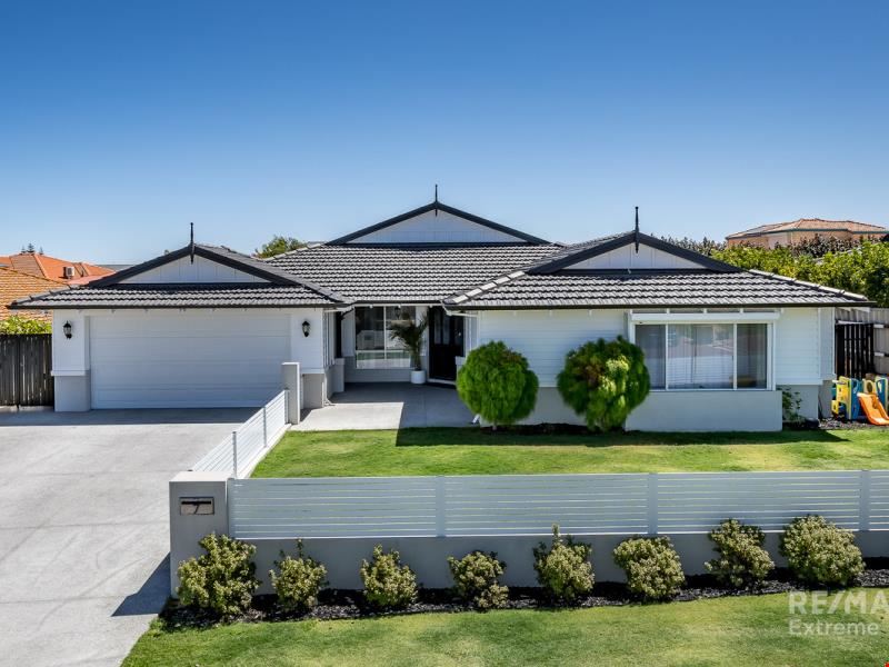7 St Thomas Loop, Iluka WA 6028