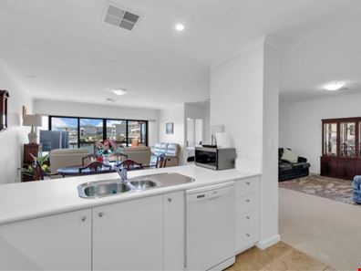 4/3 Piccolo Place, Halls Head WA 6210