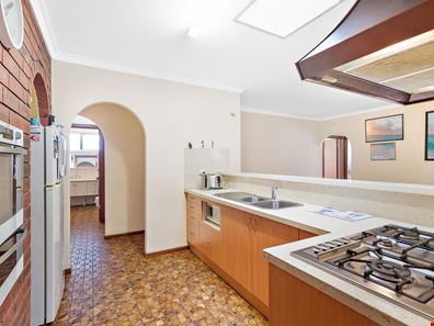 186 Spearwood Avenue, Spearwood WA 6163