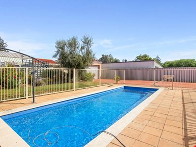 9 Erlistoun Street, Golden Bay WA 6174