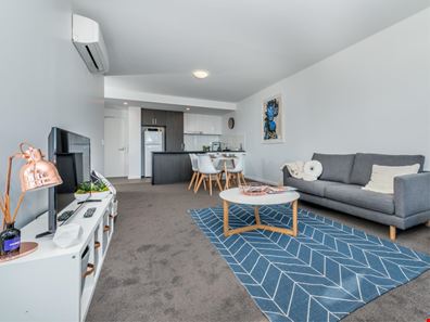 215/50 Pimlico Crescent, Wellard WA 6170