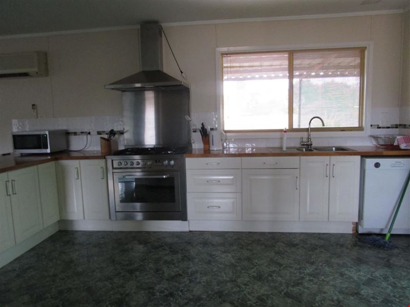 82 Williamson, Three Springs WA 6519