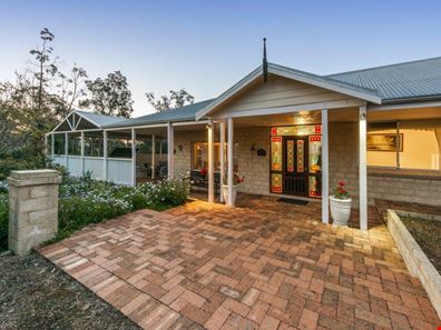 20 Dodd Road, Bickley WA 6076