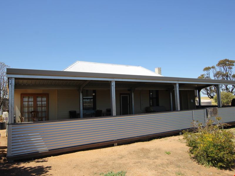 Lot 77 Minkadine Road, Kellerberrin WA 6410