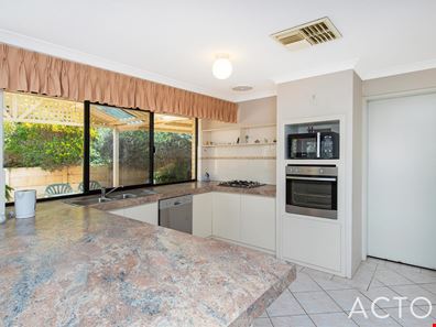 2 Boileau Place, San Remo WA 6210