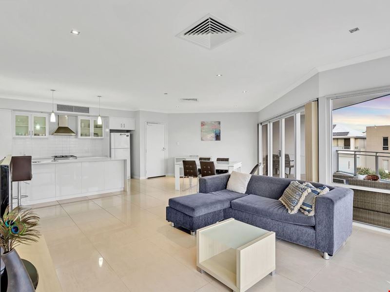 26/52 Rollinson Road, North Coogee WA 6163