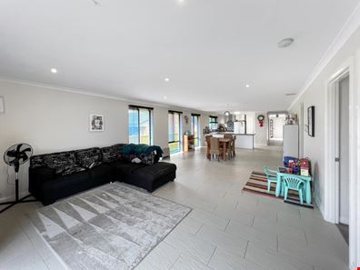 41A Katoomba Street, Orana WA 6330