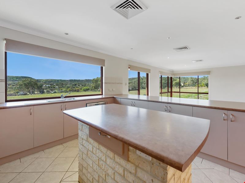 9 TILTILI RISE, Moresby WA 6530