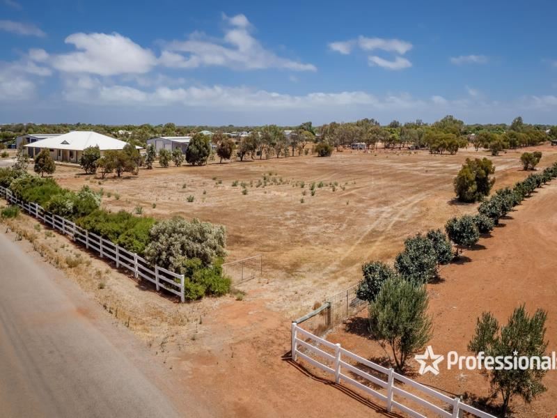 7 Lincoln Street, Deepdale WA 6532
