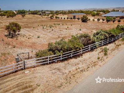 7 Lincoln Street, Deepdale WA 6532