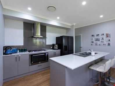 110 Napoleon Promenade, Kealy WA 6280