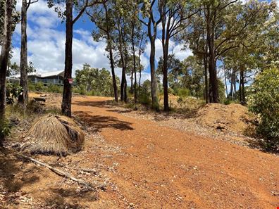 28 Struthers Street, Nannup WA 6275