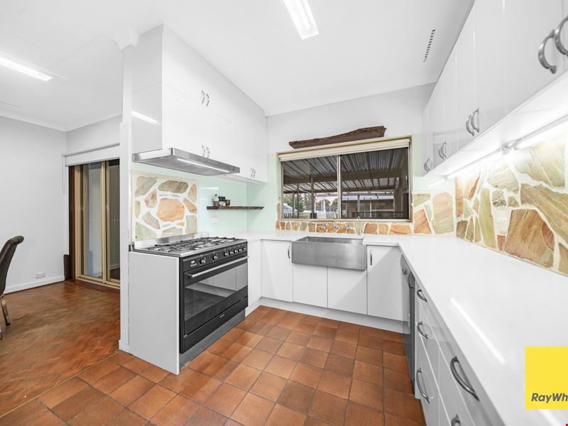 9 Coral Street, Martin WA 6110